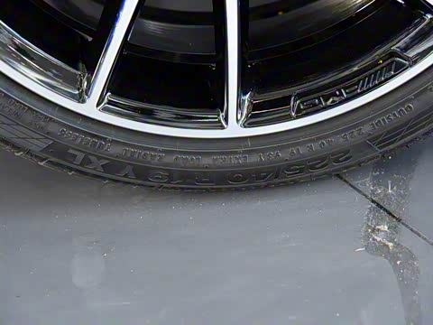 2020�� C 260 4MATIC ���ܳ�