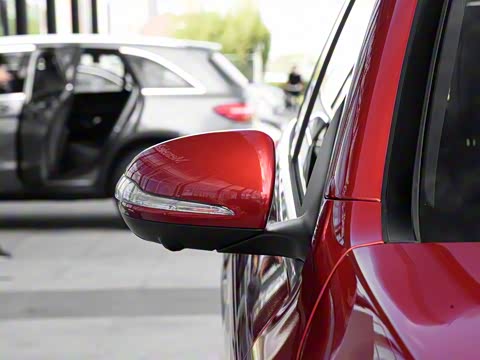 2019�� GLC 260 4MATIC ������