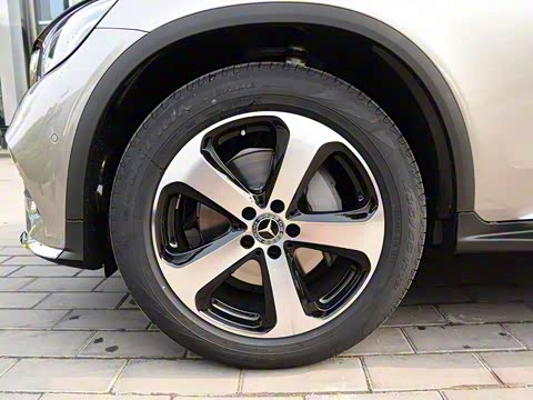 2019�� GLC 260 L 4MATIC ������