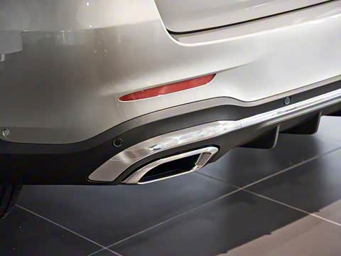 2020�� GLC 260 L 4MATIC ������