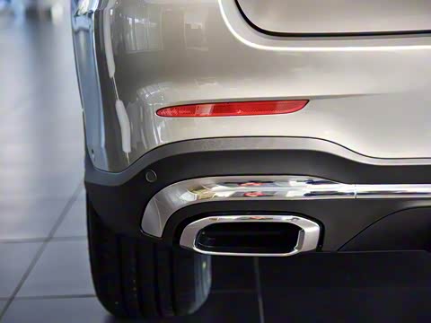 2020�� GLC 260 L 4MATIC ������