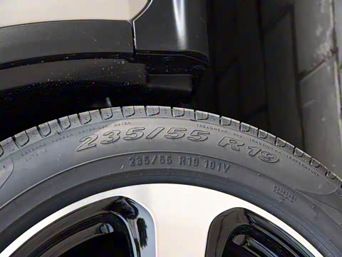 2019�� GLC 260 L 4MATIC ������