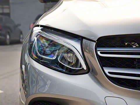 2019�� GLC 260 L 4MATIC ������