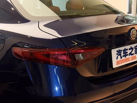 2017�� 2.0T 200HP ��Ӣ��