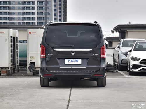 梅赛德斯-奔驰v级mpv为您呈现更多惊喜