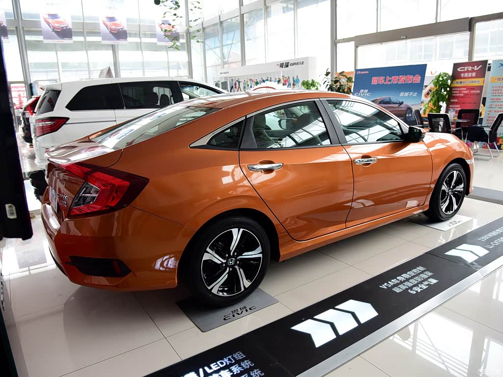 东风本田 思域 2016款 220turbo 自动尊贵版