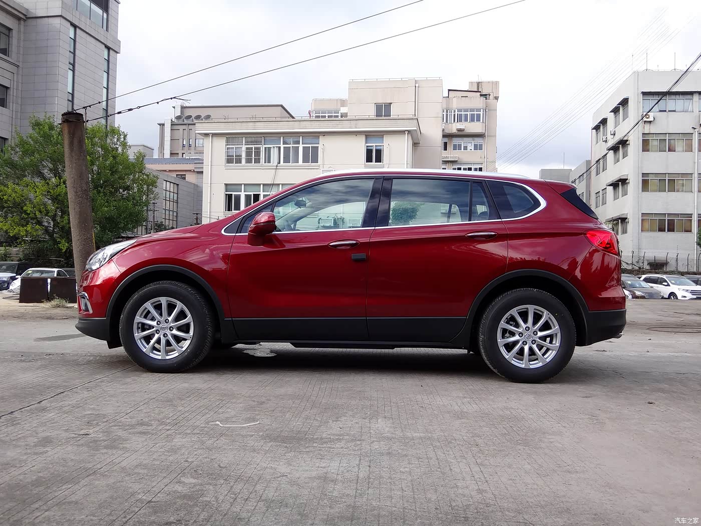 此配置为选装,请以实车为准昂科威  2017款 20t 两驱豪华型分类:外观