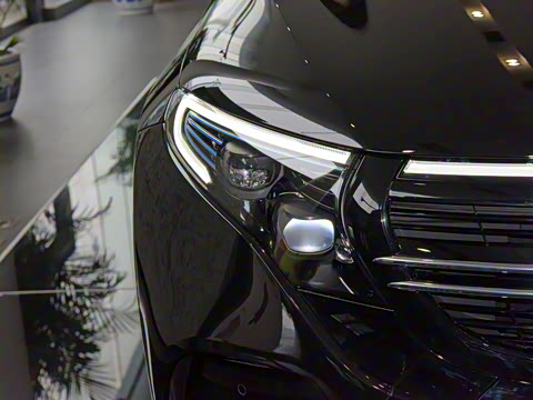 2021�� EQC 400 4MATIC