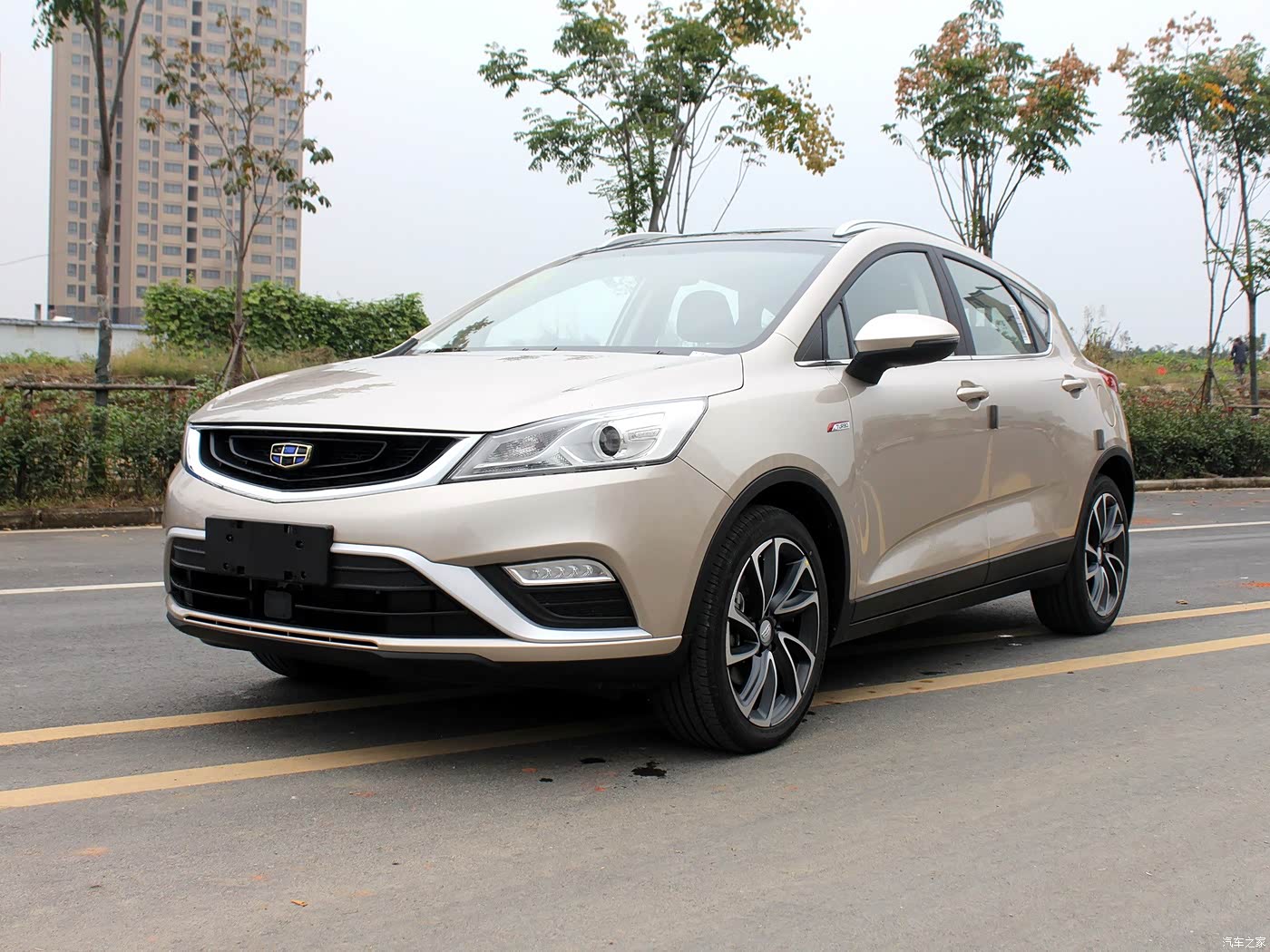 汽车图片 吉利汽车 帝豪gs 2017款 优雅版 1.