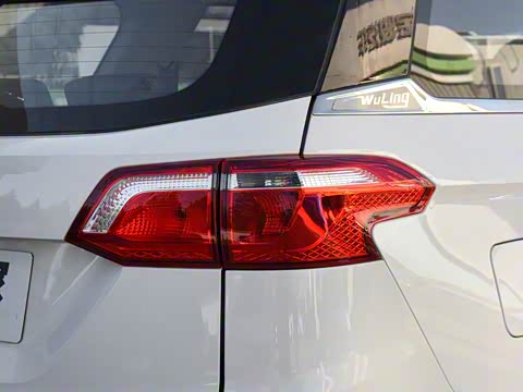 2018�� 1.5L �ֶ������� ��V