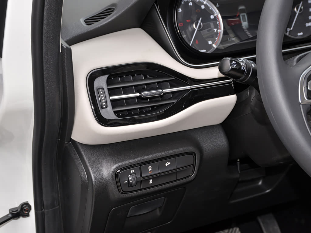 GAC Trumpchi GM6, Минивэн: фото поколения