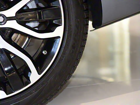 2021�� 3.0 L6 ҫ�ڰ�