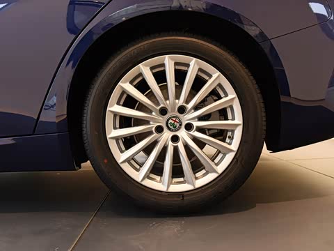 2017�� 2.0T 200HP ��Ӣ��