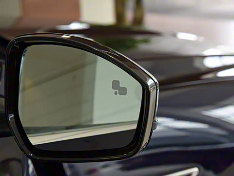 2021�� 250PS R-Dynamic S