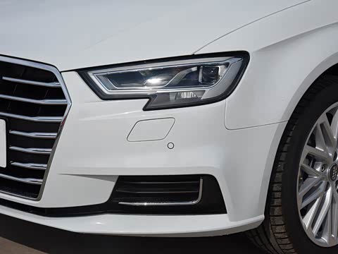 2018�� 30�������� Sportback 35 TFSI ������