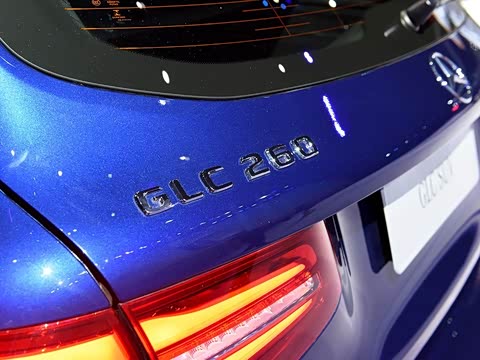 2016�� GLC 260 4MATIC ������