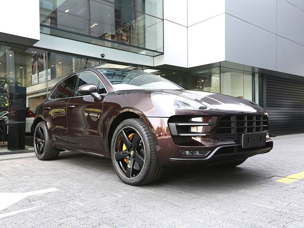 2017款 macan turbo 3.6t with performance package