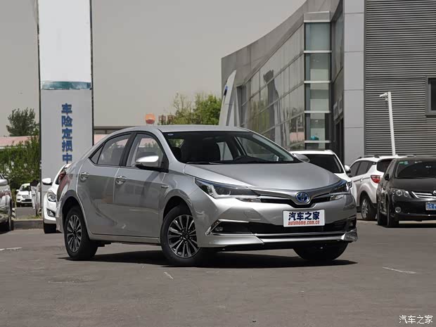 卡罗拉2017款 改款双擎 1.8l cvt先锋版