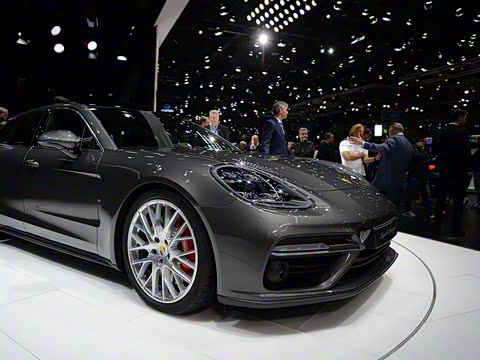 2017�� Panamera Turbo Sport Turismo 4.0T