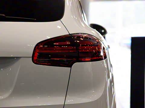 2016�� Cayenne S E-Hybrid 3.0T