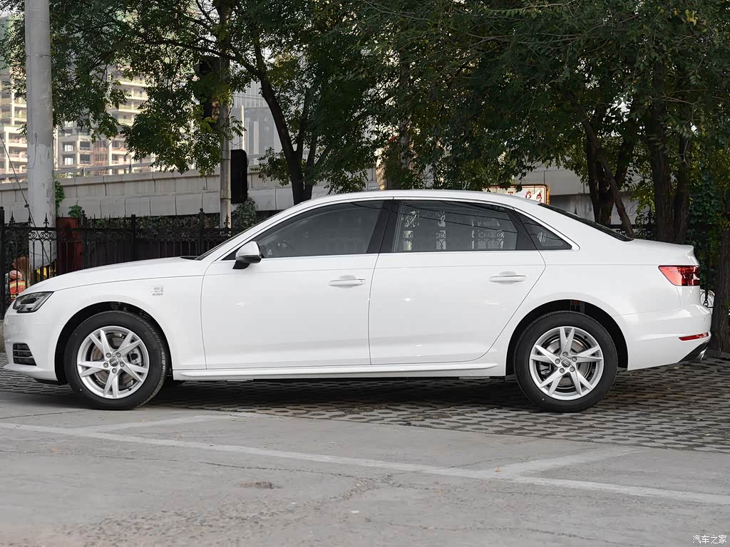 奥迪a4l 2018款 30周年年型 40 tfsi 进取型 4050739图片_奥迪_汽车