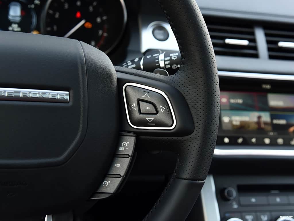 奇瑞捷豹路虎 揽胜极光 2017款 2.0t hse dynamic 致动版