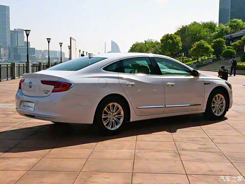 一代君越外展活动走进汇景城市中心_樟木头丰