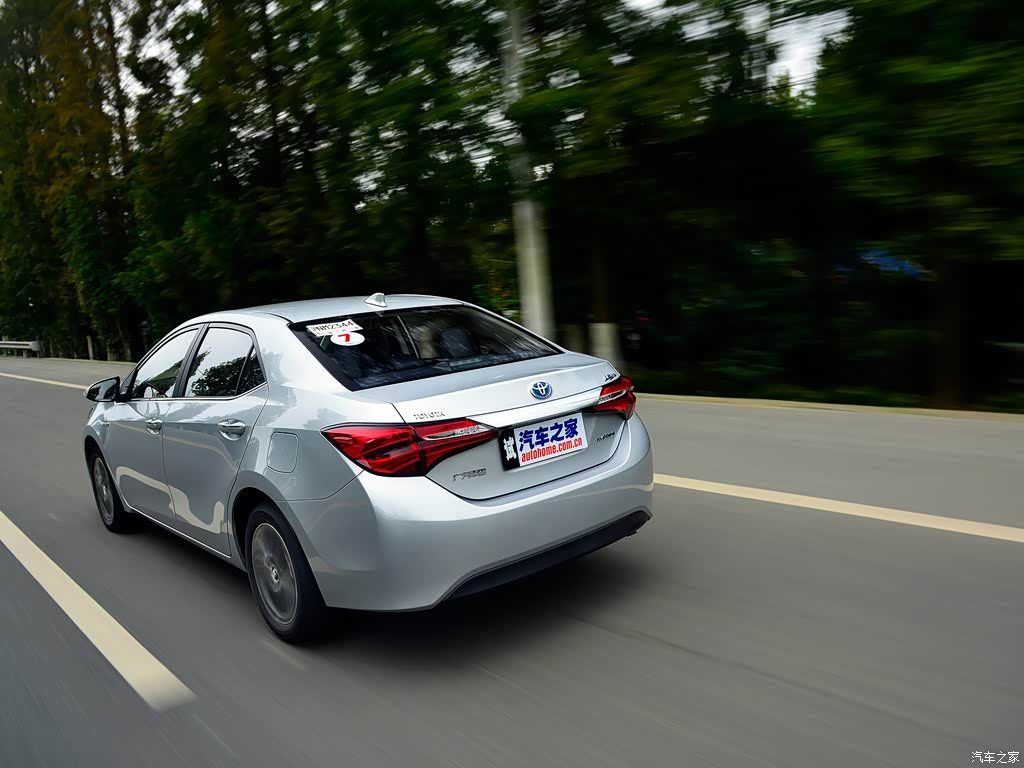 广汽丰田 雷凌 2016款 双擎 1.8h v cvt豪华版