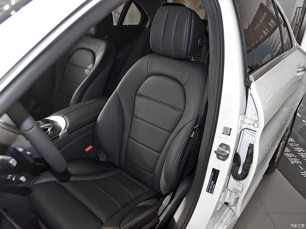 北京奔驰 奔驰c级 2017款 c 200 l 运动型 车厢座椅 已经是最后一张