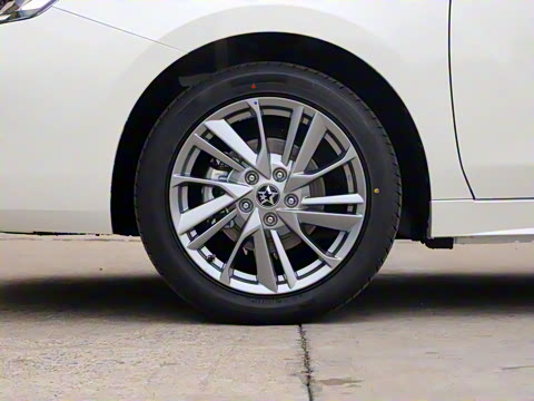 2021�� PLUS 1.6L XV CVT�����