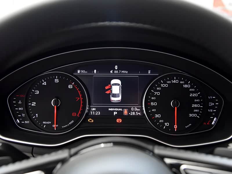 一汽-大众奥迪 奥迪a4l 2017款 40 tfsi 时尚型