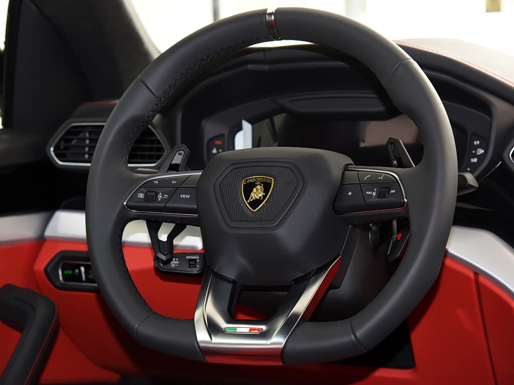 Lamborghini Urus I, Внедорожник 5 дв.: фото поколения