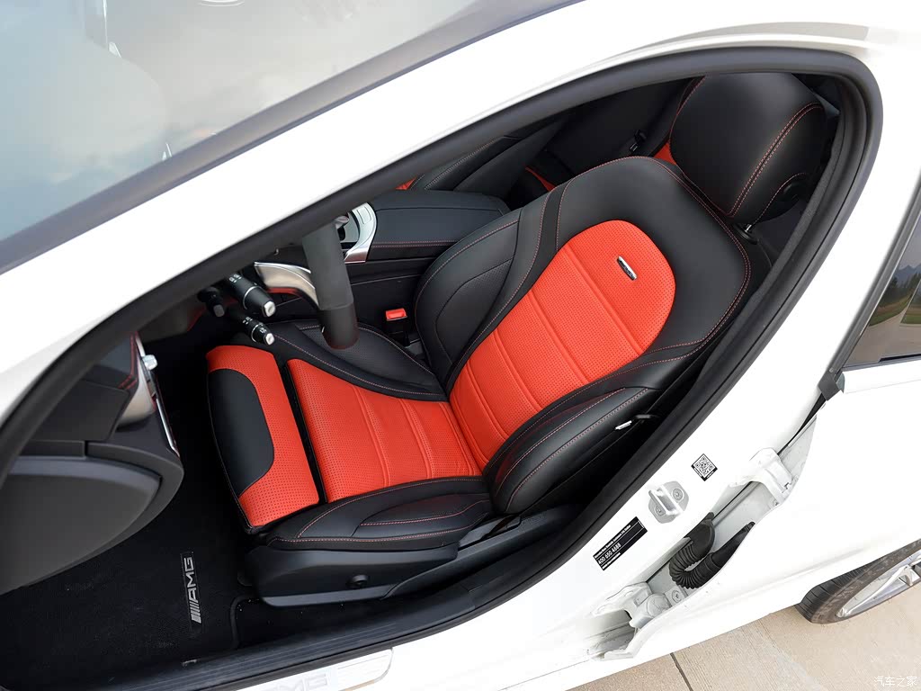 梅赛德斯-amg 奔驰c级amg 2015款 amg c 63 黑色/辣椒红色 车厢座椅