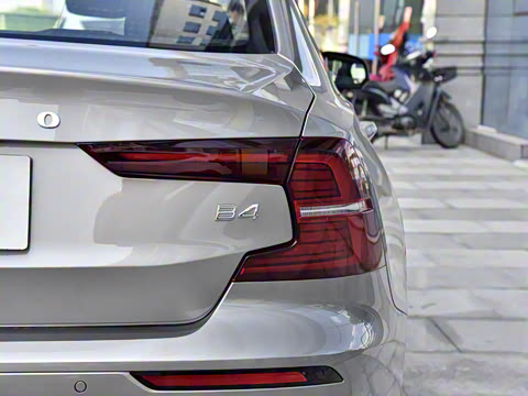 2022�� B4 ��Զ�˶���