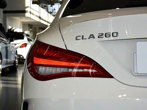 2016�� CLA 260 4MATIC