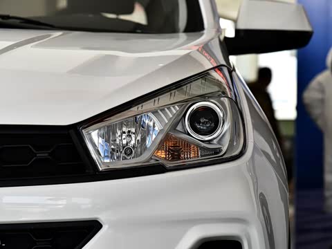 2018�� 1.5L �ֶ���׼�� ��V