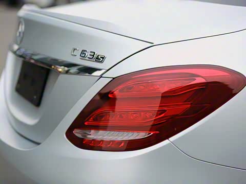 2017�� AMG C 63 S