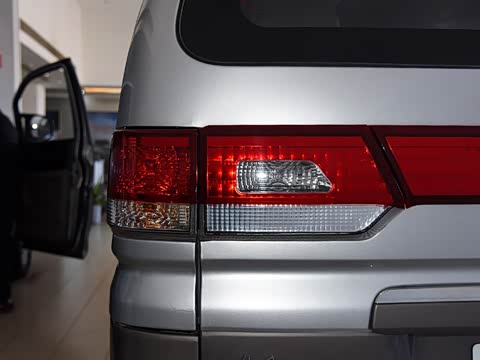 2016�� M5 2.0L 7�����������