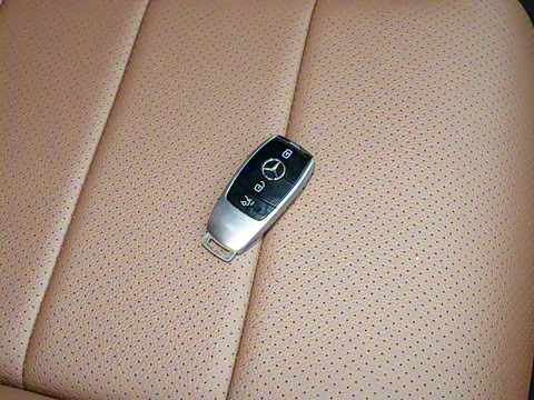 2021�� �Ŀ� E 300 L �˶�ʱ����