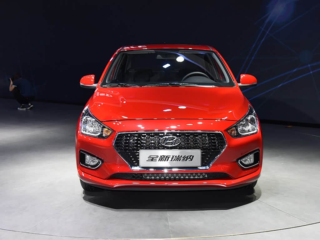 Hyundai Accent V, Седан: фото поколения