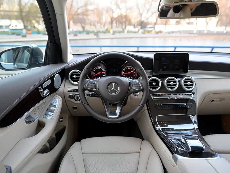 北京奔驰 奔驰glc 2016款 glc 260 4matic 豪华型