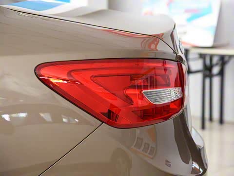 2016�� 1.6L �ֶ�������