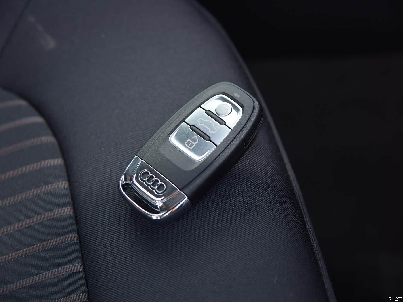奥迪a4l 2016款 30 tfsi 自动舒适型 3190659图片_奥迪_汽车图库_汽车