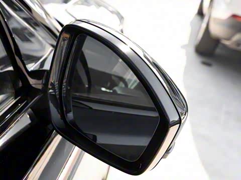 2017�� P380 R-DYNAMIC S