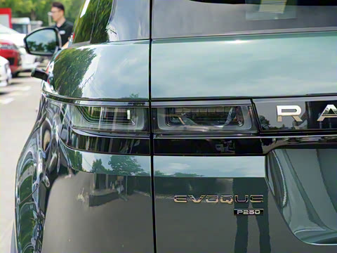 2021�� ����L 249PS R-Dynamic First edition �׷���