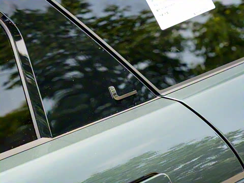 2021�� ����L 249PS R-Dynamic First edition �׷���