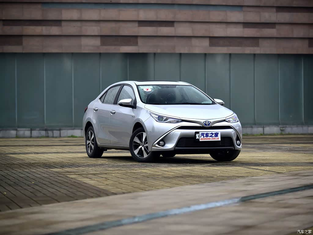 广汽丰田 雷凌 2016款 双擎 1.8h v cvt豪华版