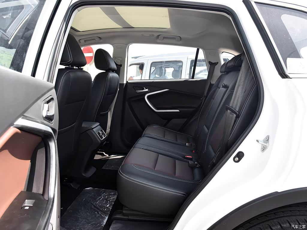 北汽银翔 北汽幻速s6 2017款 1.5t cvt尊享型