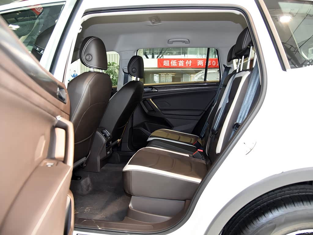 2017款 330tsi 自动两驱舒适版