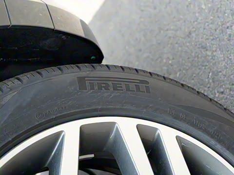 2021�� ����L 249PS R-Dynamic First edition �׷���